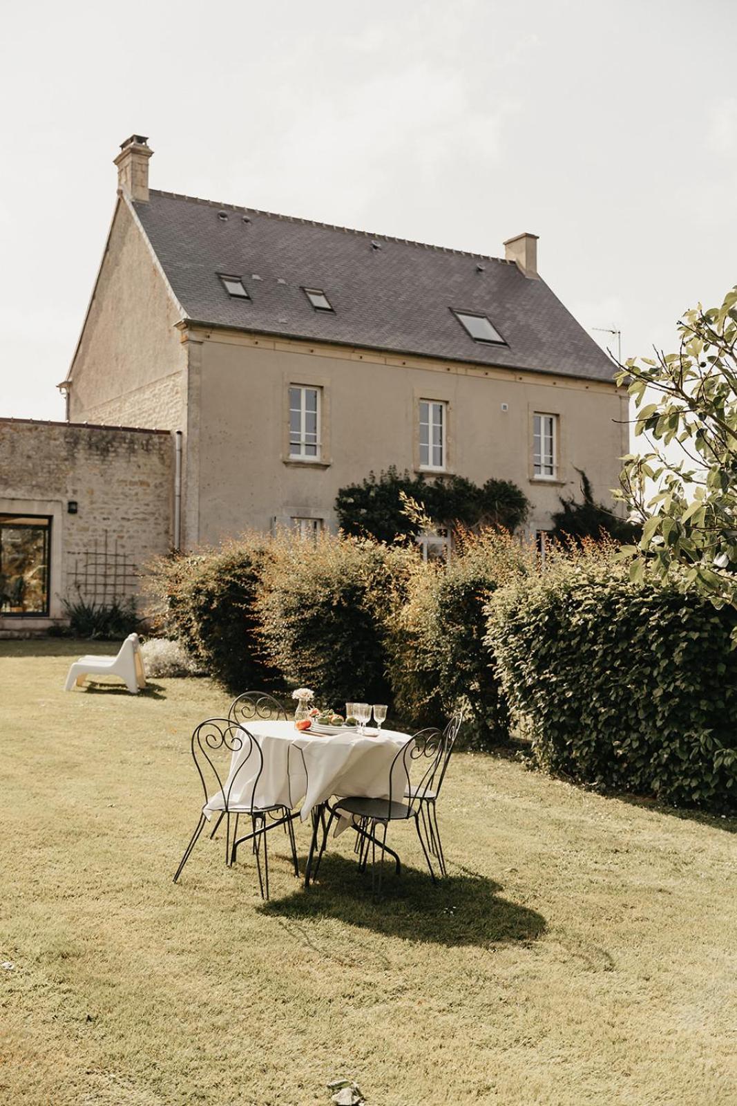 Le Clos Poulain Petits Gites De Charme Et Chambres D'Hotes Familiales Au Calme Proche Bayeux Et Des Plages Nonant ภายนอก รูปภาพ